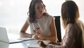 Perché per le donne parlare di soldi è ancora un tabù