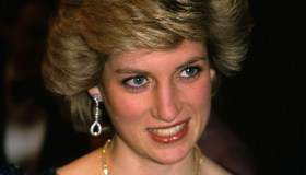 Lady Diana, il calco della sua mano con la fede nuziale all’asta per una cifra record