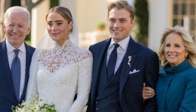 Nozze alla Casa Bianca, Joe Biden sposa la nipote Naomi e compie 80 anni