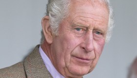 Anche se Carlo III fosse troppo malato né Andrea né Harry lo sostituiranno