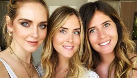 Le sorelle Ferragni a “X Factor”, look a confronto: lo stile è una questione di famiglia