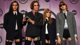 AMAs 2022: 5 cose imperdibili, tra look, vincitori e Maneskin in reggicalze