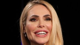 Ilary Blasi, New York è ai suoi piedi: i pantaloni argentati sono il must di stagione