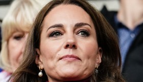 “Kate Middleton è cambiata”: più sicura che mai col cappotto rosso da 3400 euro