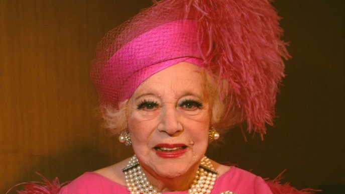 Barbara Cartland, la donna in rosa che divenne la nonna di Lady Diana