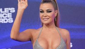 People’s Choice Awards 2022: le star osano nei look (Carmen vince su tutte)