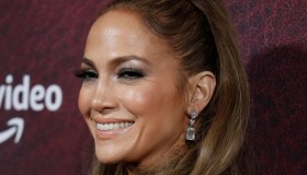 Jennifer Lopez, a 53 anni svela il suo segreto anti-età