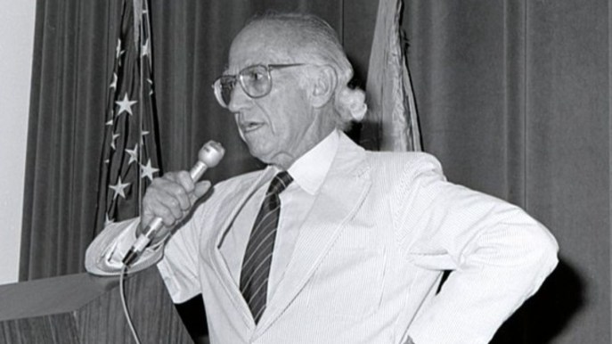 Jonas Edward Salk, la storia del medico che sconfisse la poliomielite