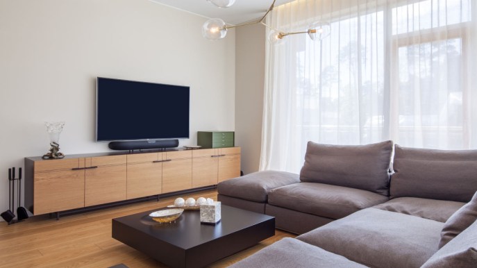 A quale distanza posizionare il divano dal televisore: misure e combinazioni possibili