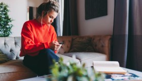 È arrivato il momento della rimpatriata degli ex compagni di classe, ma io non voglio andarci