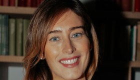 Maria Elena Boschi in minigonna tartan per Natale: il suo look è il più bello