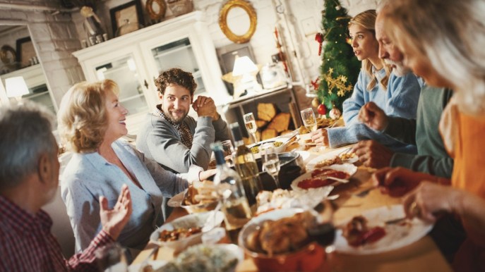 Ecco come rispondere a tutte le domande (imbarazzanti) dei parenti al pranzo di Natale