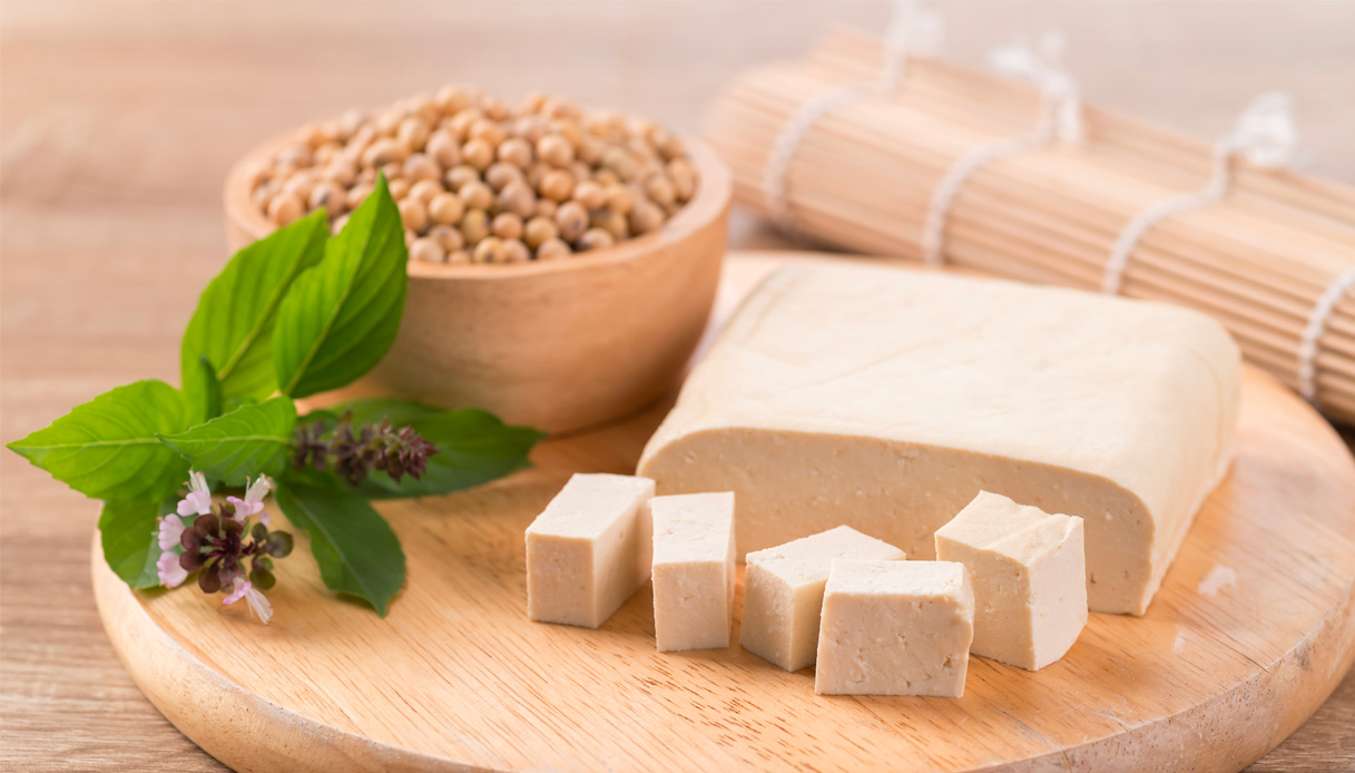 Tofu: cos’è, valori nutrizionali e controindicazioni