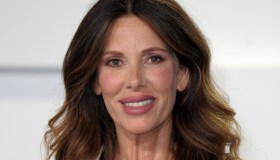 “Boomerissima”, Alessia Marcuzzi: abito midi e pizzo nero per tentare l’impresa (con tanti amici)