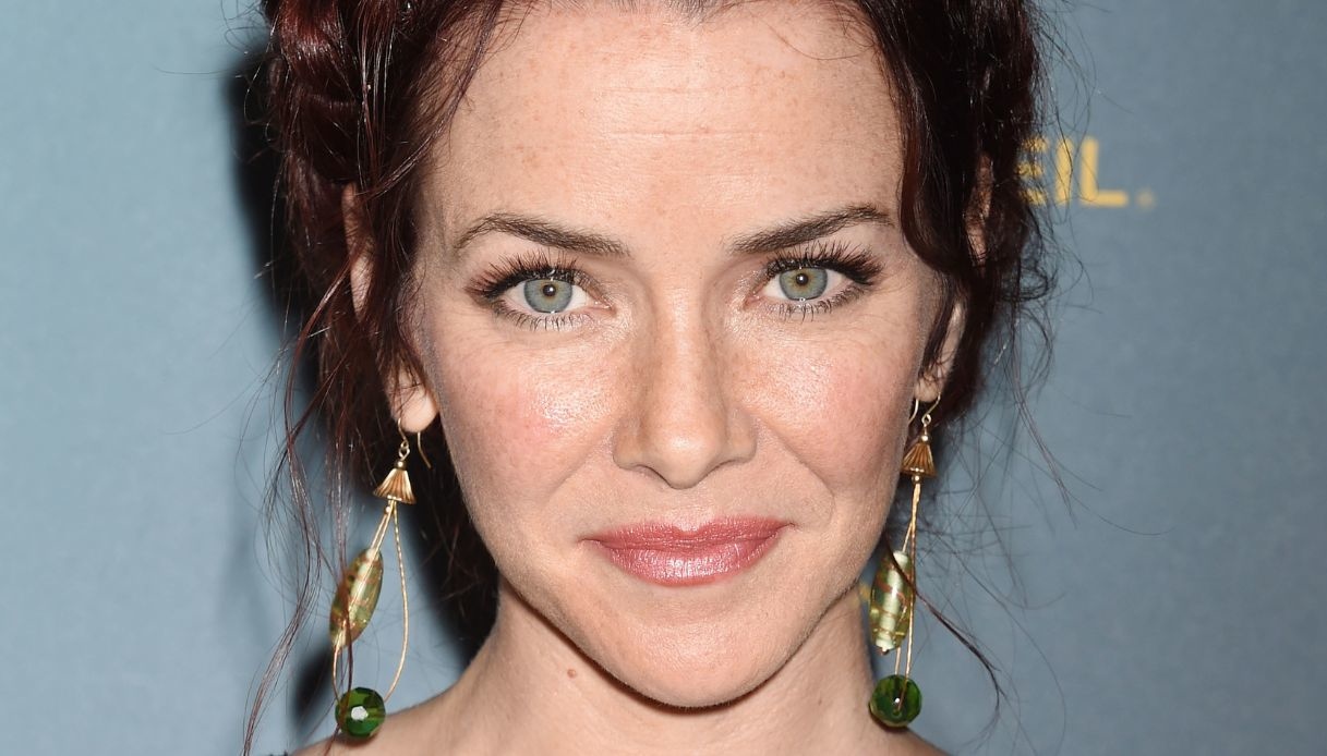 Addio ad Annie Wersching, l’attrice aveva 45 anni. L’amore del marito e dei figli