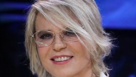 “C’è Posta per Te”, Maria De Filippi punta sul sicuro: anche Argentero è ai suoi piedi
