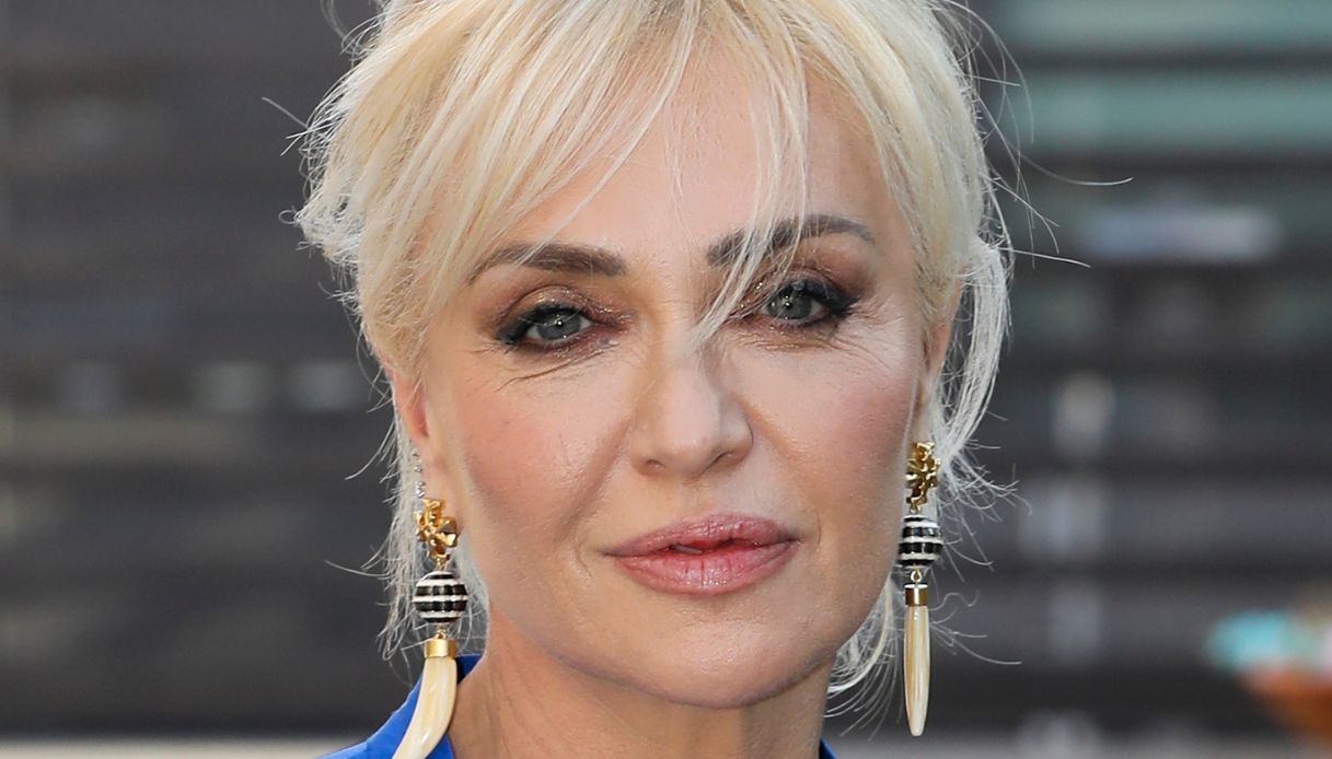 “Verissimo”, la scelta sui figli di Paola Barale: “Non li ho cercati”