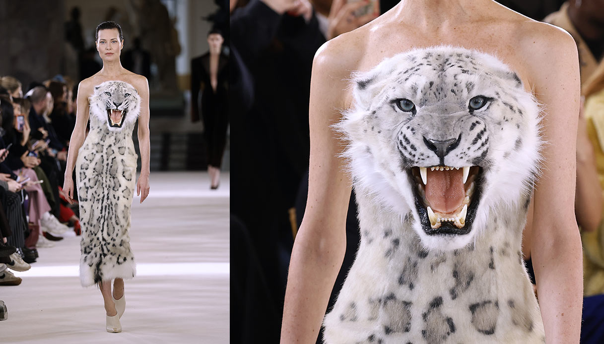 Shalom Harlow con l'abito leopardo alla sfilata Schiaparelli della Paris Fashion Week