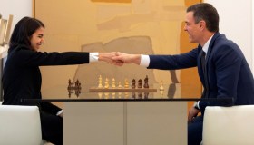 Sara Khadem, la scacchista iraniana senza velo, trova rifugio in Spagna: “Ora sono me stessa”