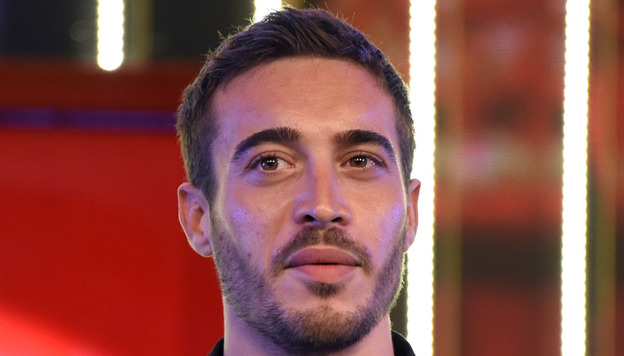 “GF Vip”, salta il rientro di Antonino Spinalbese? L’inconveniente sulla convalescenza