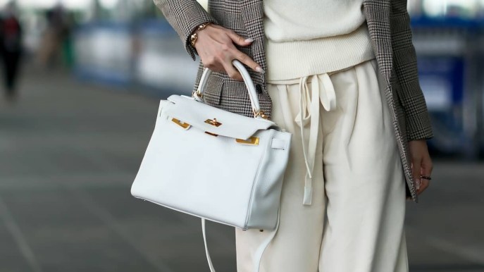 Kelly di Hermès, come indossare e abbinare una borsa iconica