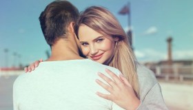 Perché le gatte morte fanno colpo sugli uomini?