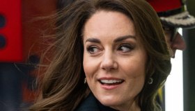 Kate Middleton torna in pubblico dopo “Spare” e dà una lezione a Harry