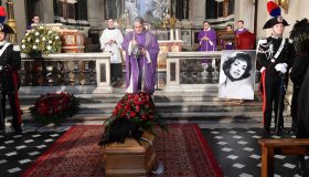 Funerali Gina Lollobrigida, insulti e caos: lei non meritava tutto questo