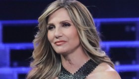 Lorella Cuccarini, i momenti difficili con Silvio Testi: “La famiglia perfetta non esiste”