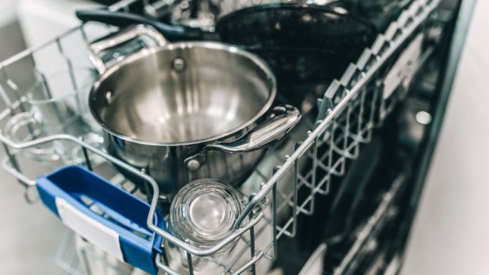 Se odi lavare i piatti ma non hai spazio per la lavastoviglie, prova questa soluzione