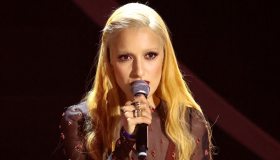 Sanremo 2023, i look del 10 febbraio, quarta serata: Levante sensuale e romantica