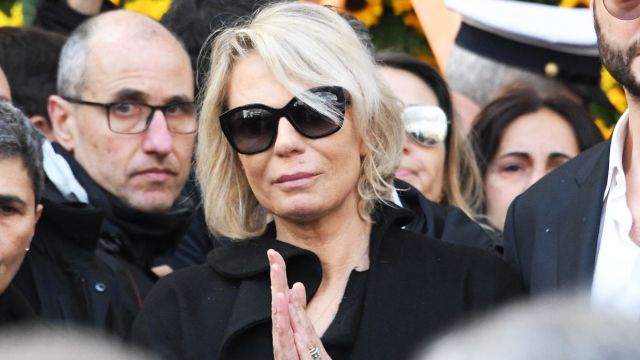 Maurizio Costanzo, selfie con Maria De Filippi: l'uomo non è ...