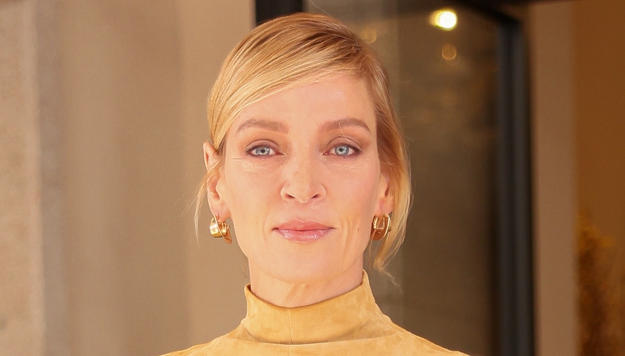 Uma Thurman alla Milano Fashion Week: perfetta nel completo in suede