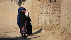 I diritti delle donne sono sotto attacco: i talebani vietano i contraccettivi