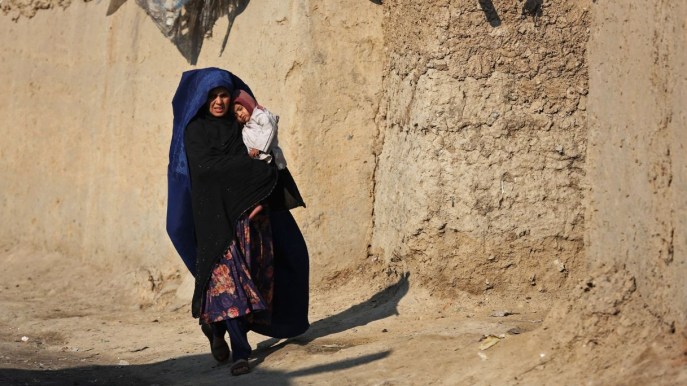 I diritti delle donne sono sotto attacco: i talebani vietano i contraccettivi