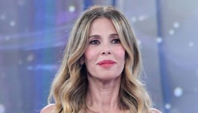 alessia marcuzzi look rosa ultima puntata boomerissima