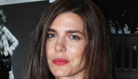 Charlotte Casiraghi incinta e terrorizzata, salta le vacanze con Carolina di Monaco