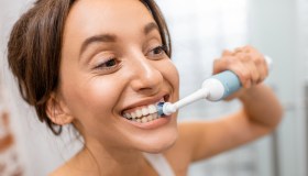 Denti e disturbi alimentari, l’odontoiatra: “I maggiori danni si creano così”