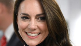 Kate Middleton, cappotto preferito da 950 euro. Il tifo è un affronto a Harry