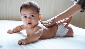 Massaggio dei neonati, è davvero utile?