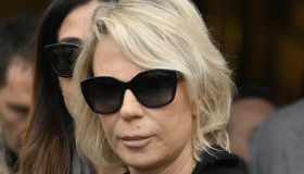 “Uomini e Donne” e “Amici” sospesi: che fine fanno i programmi di Maria De Filippi