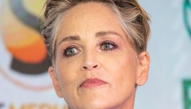 Le lacrime di Sharon Stone: rompe il silenzio sull’addio straziante al fratello
