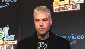 Che fine ha fatto Fedez? Diserta la conferenza stampa e sparisce dai social