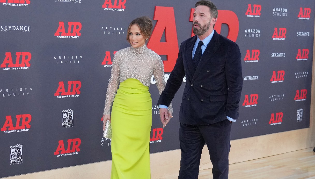 JLo e Ben Affleck più affiatati che mai sul red carpet di Air