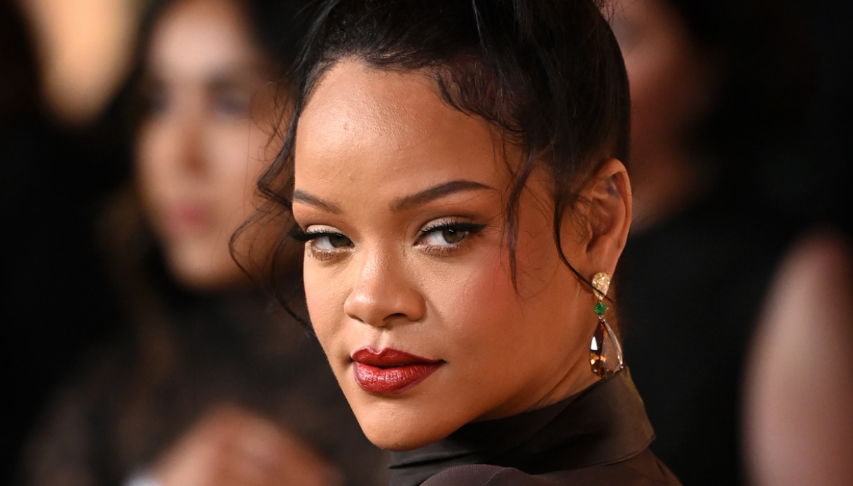 Paura per Rihanna, cosa è successo alla cantante incinta del secondo figlio