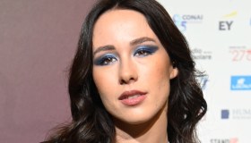 Aurora Ramazzotti incinta e senza veli, come una dea della maternità