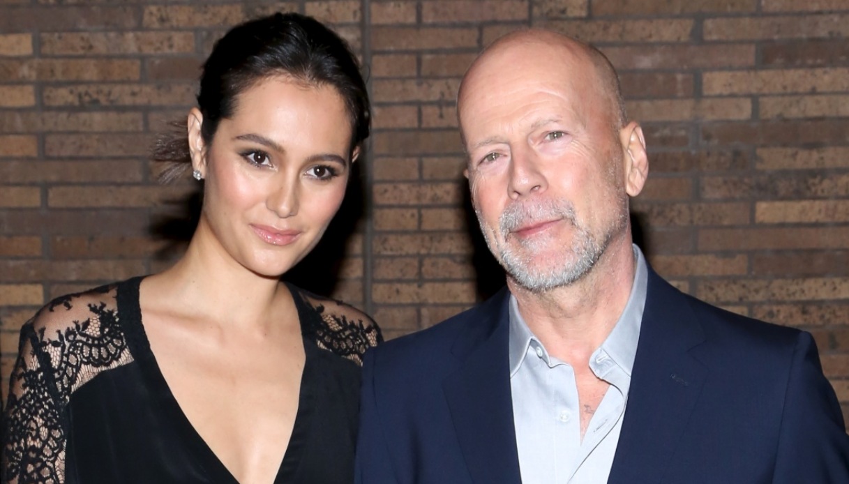 Bruce Willis, l’appello disperato della moglie: “Smettete di dargli la caccia”