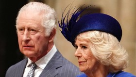 Carlo, è un disastro: salta il primo viaggio da Re. Il Palazzo conferma