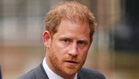 Meghan Markle si risposa: Harry solo a Londra (nuove foto)