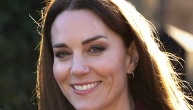 Kate Middleton splendida per la Festa della mamma: le foto inedite con i principini